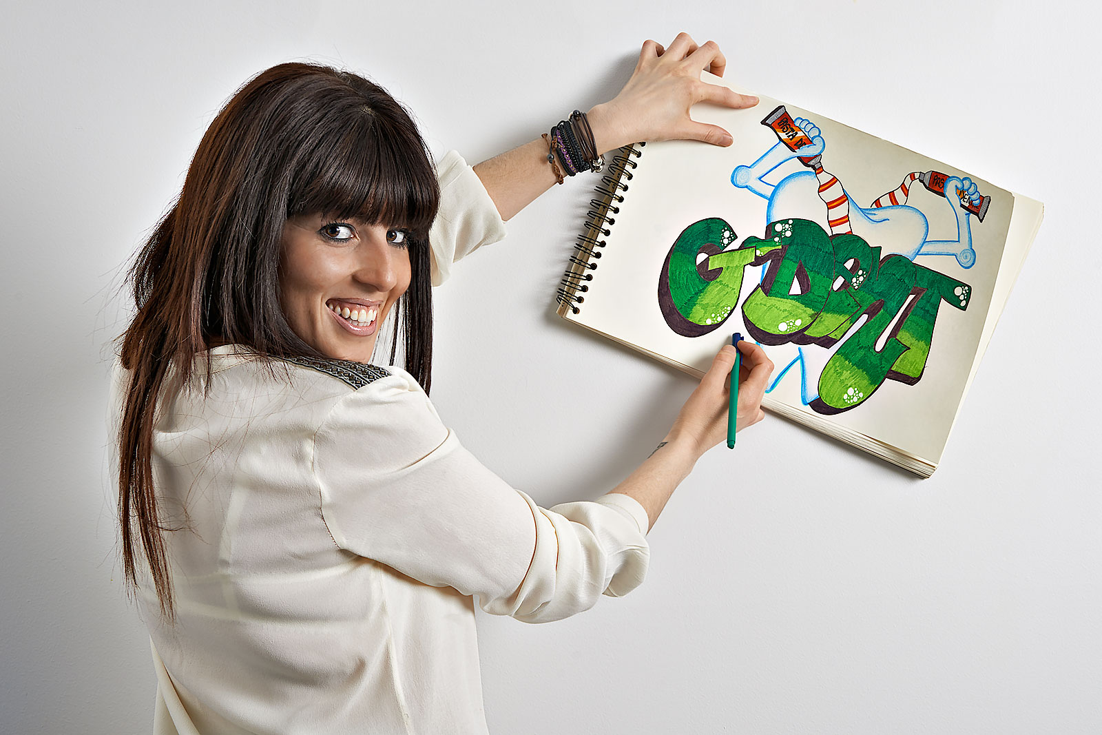 Albana García - Protésica y auxiliar dental en Vitoria-Gasteiz Albana García, protésica y auxiliar dental, responsable del departamento de prótesis en la clínica Quantum, Vitoria-Gasteiz