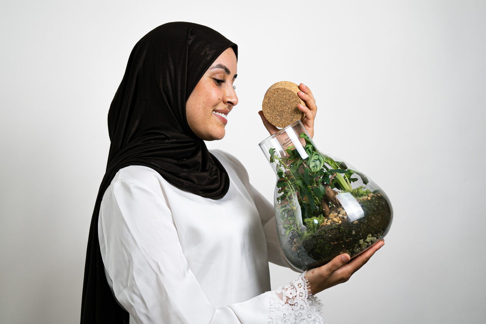 Saadia El Ouali - Auxiliar de clínica e higienista bucodental especializada en GBT, Vitoria-Gasteiz Saadia El Ouali, auxiliar de clínica e higienista bucodental especializada en Guided Biofilm Therapy (GBT) en la clínica dental Quantum, Vitoria-Gasteiz